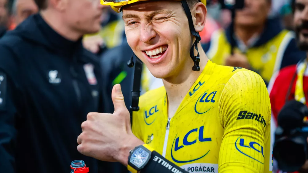 Francija, Pariz.Kolesarska dirka po Franciji, 21. etapa: Mantes-la-Ville - Pariz (132,3 km).Zmagovalec dirke po Franciji Tadej Pogacar.