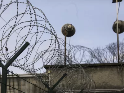 13.2.2025 protestni shod pravosodnih policistov in drugih strokovnih delavcev zavodov za prestajanje kazni zapora (ZPKZ) zapor PovšetovaFoto: Luka Cjuha