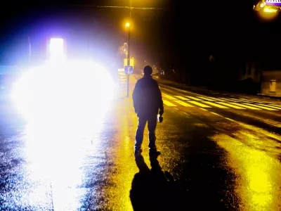 - policist - javna uprava - kazenska politika- 19.01.2015 - Ttrža&scaron;ka cesta pri Dolgem mostu - Policija - nadzor prometa - policijska prometna patrulja - poostrena kontrola cestnega prometa v nočnih urah - //FOTO: Bojan Velikonja