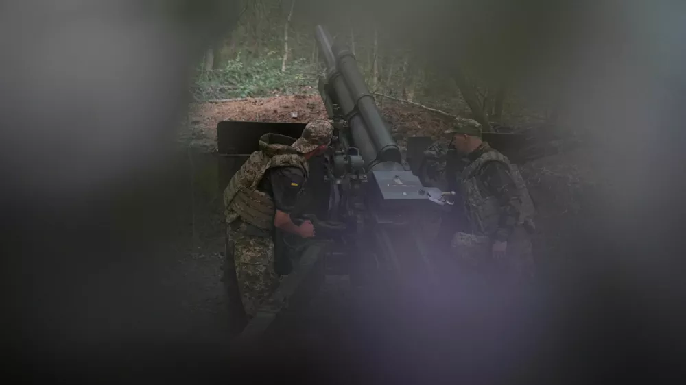 Ukrainian servicemen take part in a military exercise at a training ground before deployment for a combat mission, amid Russia's attack on Ukraine, in Kharkiv region, Ukraine July 25, 2025. REUTERS/Inna Varenytsia