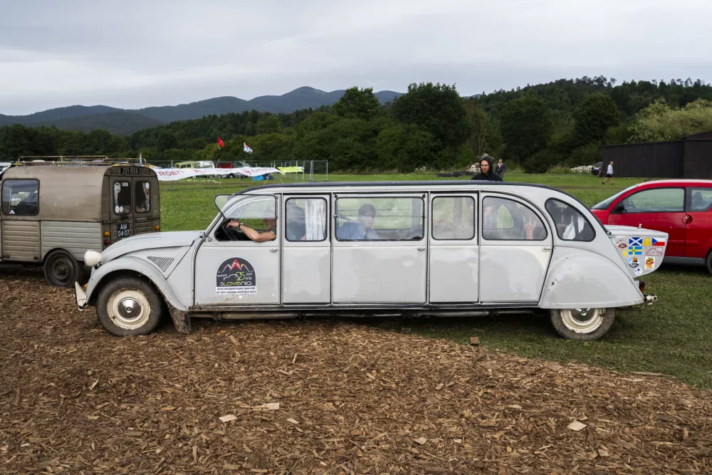 IZBOR NIK29.07.2025 25. svetovno srečanje prijateljev avtomobila 2CV - spačka, ki ga organizira Citroën klub Slovenije - spački - srečanje spačkov, letališče PostojnaFOTO: Nik Erik Neubauer / Foto: Nik Erik Neubauer