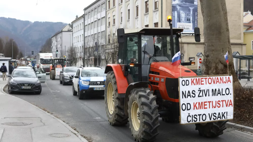 - 22.02.2024 – Celje – opozorilni protest kmetov - kmetje na protestu znova opozarjali na stanje v kmetijstvu. //FOTO: Luka Cjuha