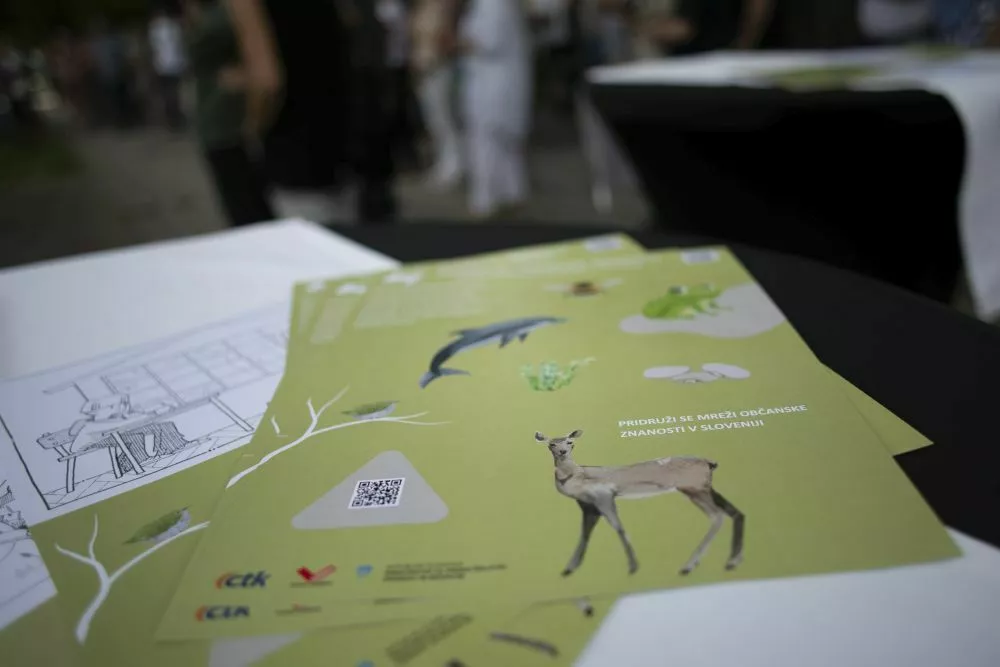 31. julija, ob 19. uri,je na Krakovskem nasipu v Ljubljani potekala otvoritev razstave »Odkrivaj, sodeluj, raziskuj – Občanska znanost v Sloveniji«.