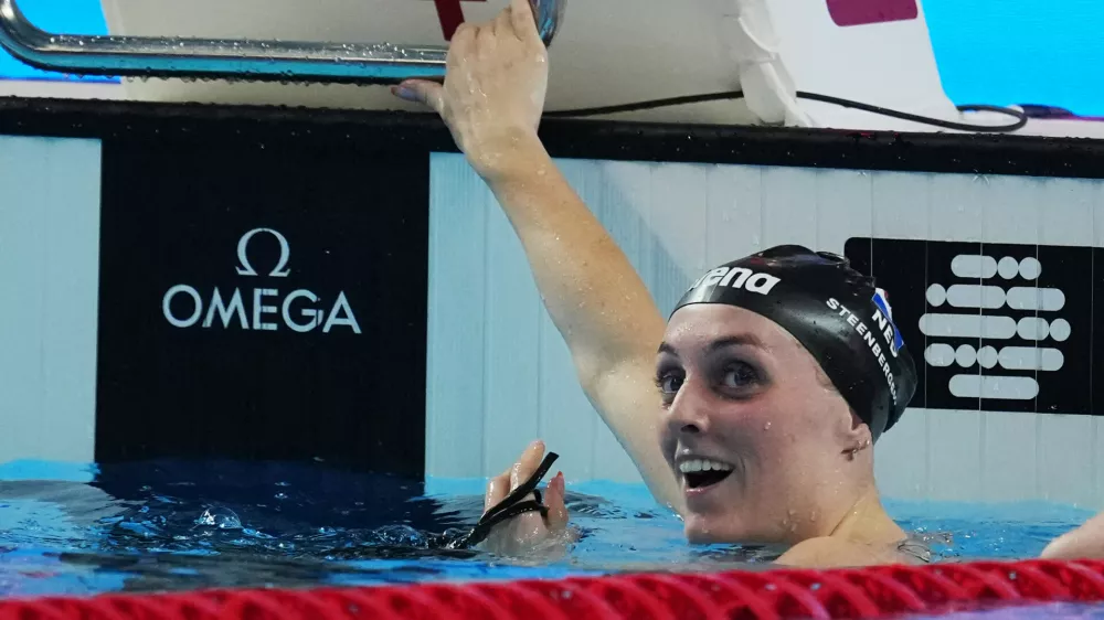 01 August 2025, Singapore: Netherlands' Marrit Steenbergen wins the women's 100m free style final swimming race of the World Aquatics Championships in Singapore. Photo: Gian Mattia D'alberto/LaPresse via ZUMA Press/dpa