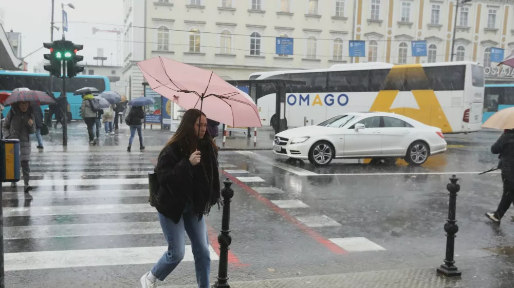 28.01.2025 - Nevihta v Ljubljani - dež - Foto: Luka Cjuha