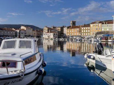 Grad Cres na otoku Cresu. Photo: Srecko Niketic/PIXSELL