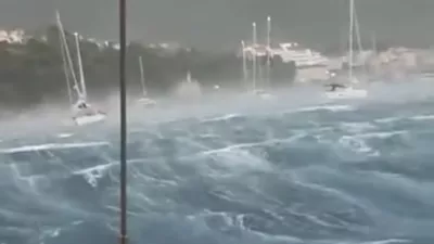 Hudo neurje zajelo hrvaško obalo.