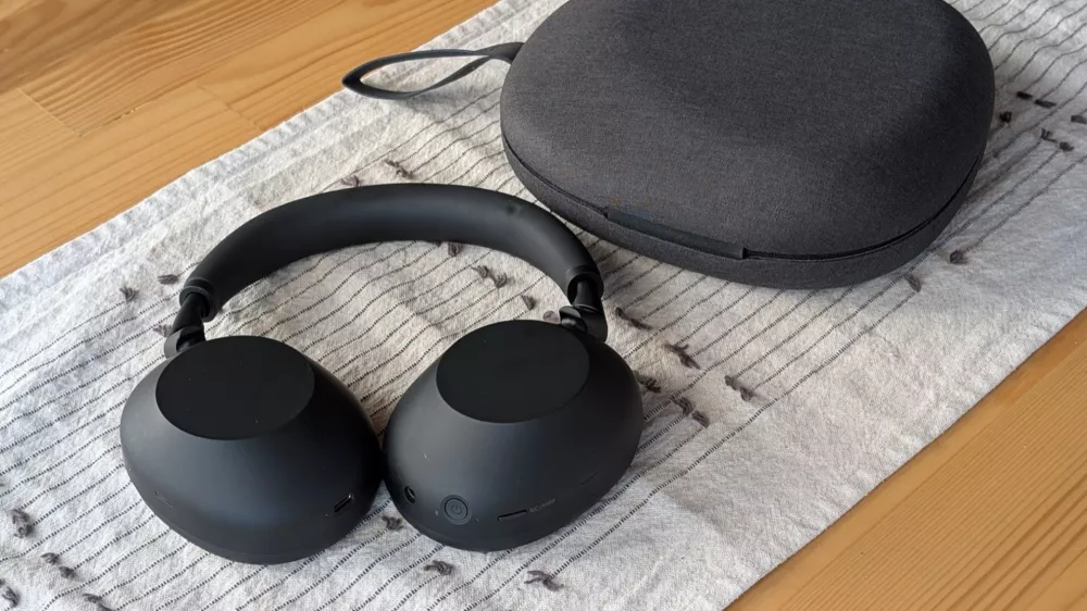 Slušalke Sony wh-1000xm6.