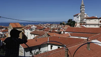 Prostorski akti v primežu spornih postopkov