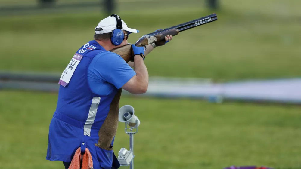 Velika Britanija, London. Poletne olimpijske igre 2012. Strelstvo, trap, moski, kvalifikacije. Slovenski strelec Bostjan Macek. Foto: Stanko Gruden/STA