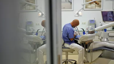 dr.Gregor Škorjanc, estetski in splošni zobozdravnik, - Dentalni studio dr. Škorjanc - Zasebna zobozdravstvena ordinacija - zobozdravstvo - Dunajska 198 v Ljubljani//FOTO: Bojan Velikonja