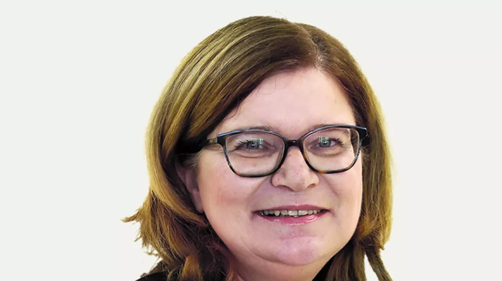 Meta Černoga- Redakcija Dnevnik 2024 - portreti za komentarje in kolumne - kolumnisti - komentatorji – novinarji - portret //FOTO: Luka Cjuha