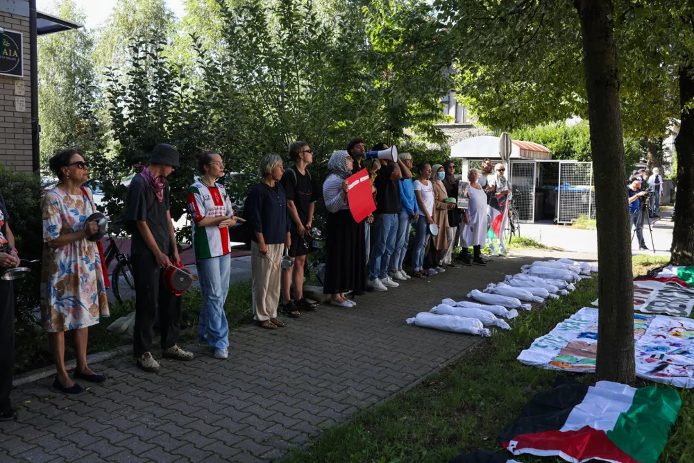 0508.2025. Protest proti genocidu v Gazi pred veleposlaništvom Arabske Republike Egipt v Ljubljani. Foto:Bojan Velikonja 