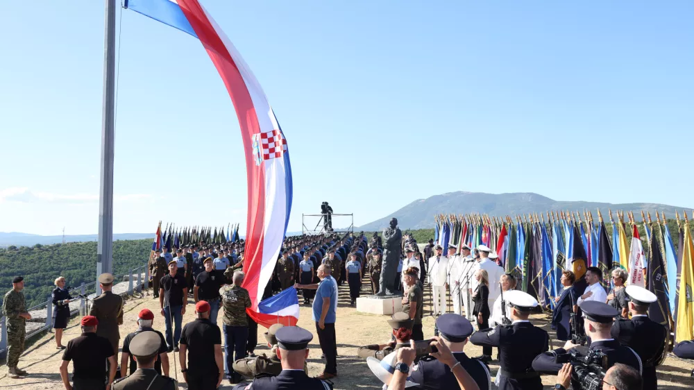 05.08.2025.,Knin- Proslava obiljezavanja Dana pobjede i domovinske zahvalnosti, Dana hrvatskih branitelja i 30. obljetnice vojno redarstvene operacije Oluja. Podizanje zastave na kninskoj tvrdjavi. Photo: Dusko Jaramaz/PIXSELL