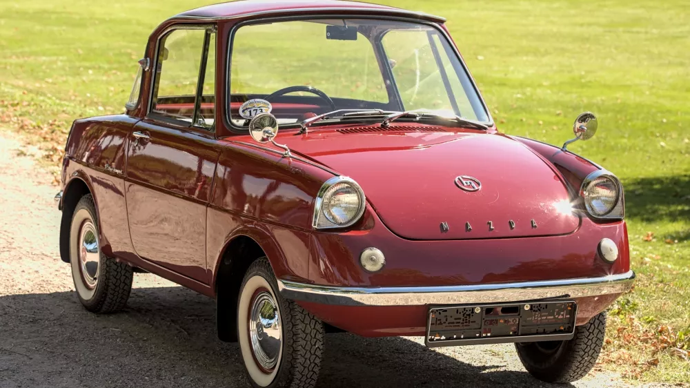 Mazda R360 je bil prvi osebni avtomobil te znamke, predstavili so ga leta 1960. / Foto: Mazda