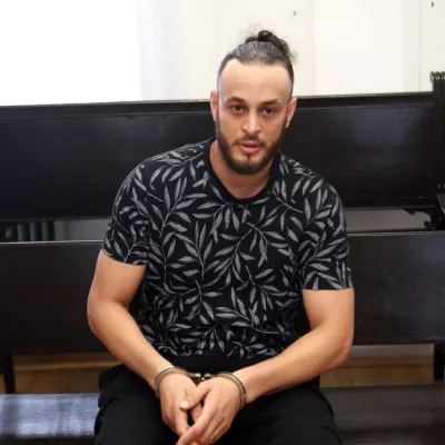 Z dopusta klical policijo, vlomilca videl v ​neposrednem prenosu