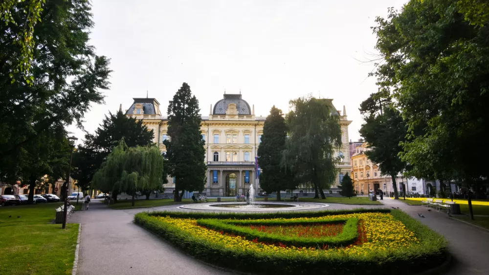 ﻿Maribor.Sredisce Maribora, Univerza v Mariboru.