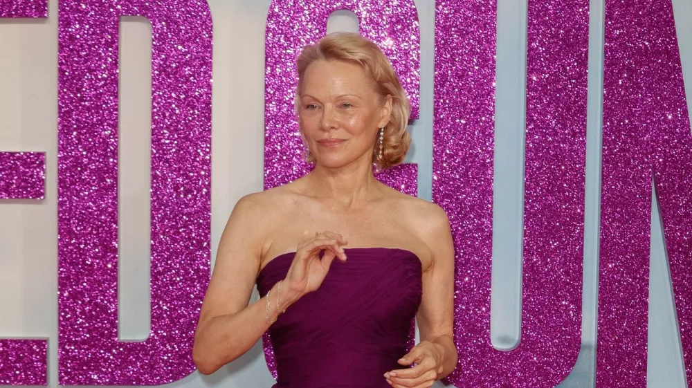 Image: 1025237594, License: Rights-managed, Restrictions: Usage restrictions: Advertising and promotion,Commercial electronic,Consumer goods,Direct mail and brochures,Indoor display,Internal business usage,Personal use, Model Release: no