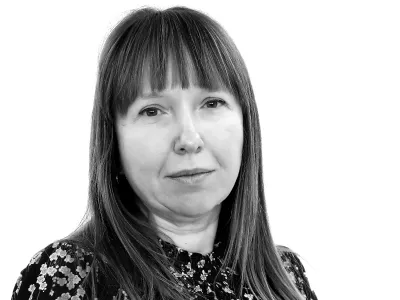 Nina Knavs- Redakcija Dnevnik 2024 - portreti za komentarje in kolumne - kolumnisti - komentatorji – novinarji - portret //FOTO: Luka Cjuha