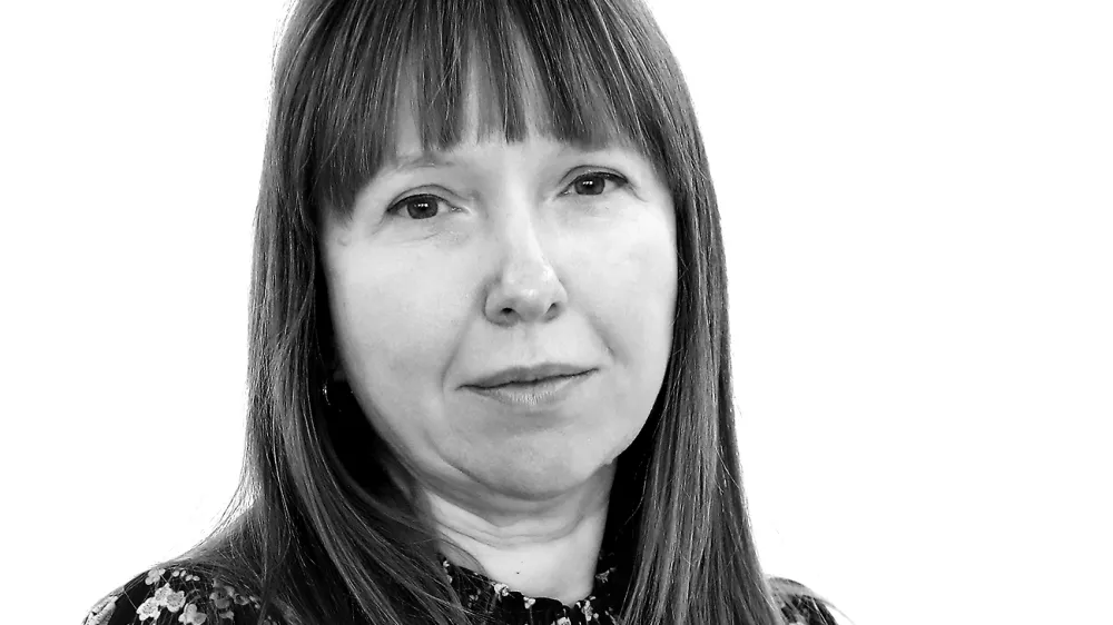 Nina Knavs- Redakcija Dnevnik 2024 - portreti za komentarje in kolumne - kolumnisti - komentatorji – novinarji - portret //FOTO: Luka Cjuha