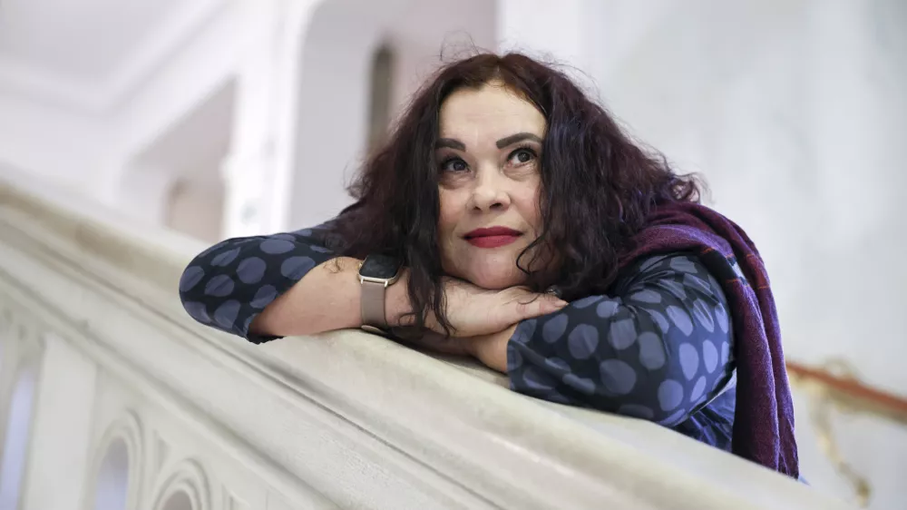 - 07.02.2024 - pevka Mia Žnidarič //FOTO: Jaka GasarOPOMBA: ZA OBJEKTIV - INTERVJU