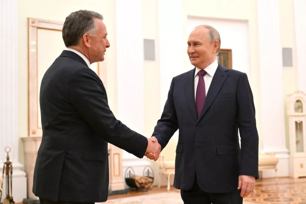 FILED - 25 April 2025, Russia, Moscow: Russian President Vladimir Putin receives US President Donald Trump's special envoy Steve Witkoff at the Kremlin. US President Donald Trump on Sunday said that he may send Witkoff to Russia in the middle of the following week. Photo: -/Kremlin/dpa - ATTENTION: editorial use only and only if the credit mentioned above is referenced in full
