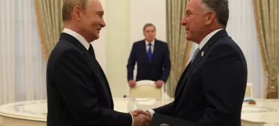 HANDOUT - 06 August 2025, Russia, Moscow: Russian President Vladimir Putin shakes hands with US special envoy Steve Witkoff ahead of Ukraine war talks. Photo: --/Kremlin/dpa - ATTENTION: editorial use only and only if the credit mentioned above is referenced in full