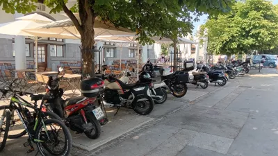 Ljubljanska tržnica: Ali veste, kje lahko parkirate svoje motorno kolo?