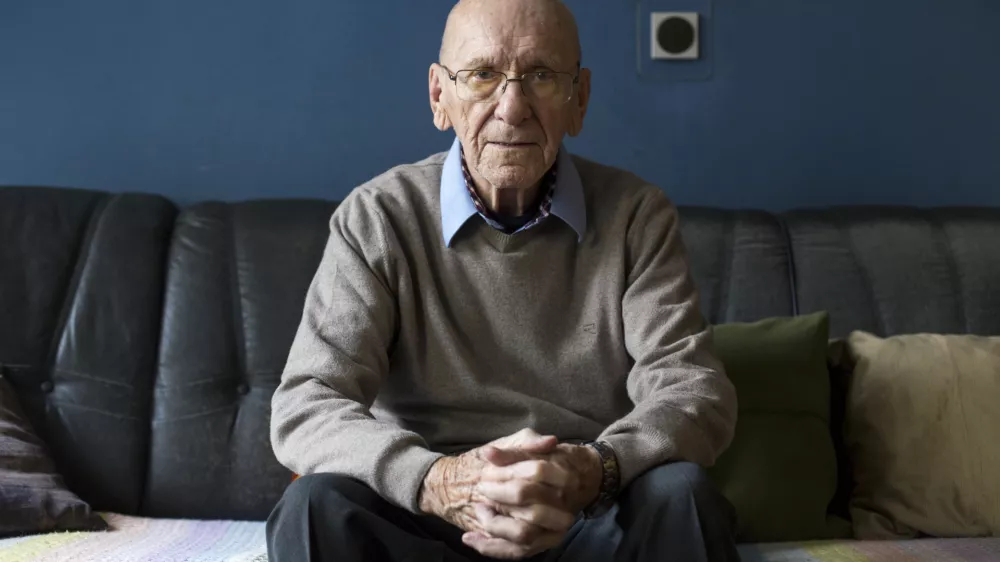 ﻿- 10.01.2018 - dr. Zdenko Roter, sociolog - utemeljitelj sociologije religije na Slovenskem in zaslužni profesor Univerze v Ljubljani, svetovalec Staneta Kavčiča in Milana Kučana, avtor knjig Padle maske in Pravi obraz //FOTO: Matjaž RuštOPOMBA: DNEVNIKOV OBJEKTIV - INTERVJU 2018