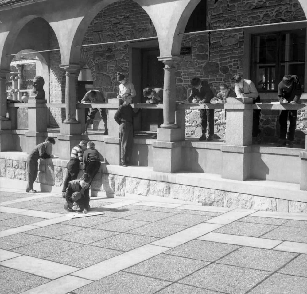 Šola nekoč: »Za domovino!« »S Titom naprej!«