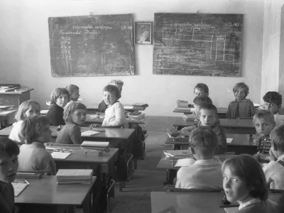 Šola nekoč: »Za domovino!« »S Titom naprej!«