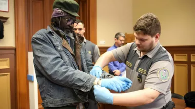 Poskus uboja brezdomke: Nasilnežu kazen zvišali na šest let