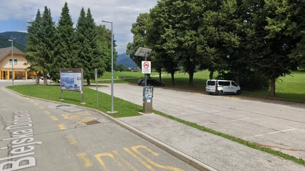 parkirišče Blejska Dobrava