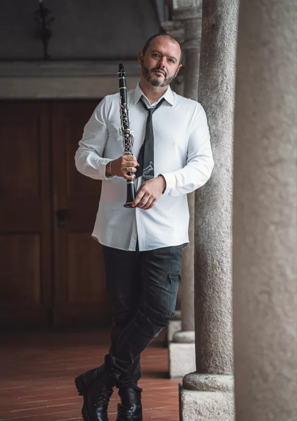 Goran Bojčevski, pionir edinstvenega glasbenega sloga balkan nuevo, ki združuje elemente balkanske glasbene tradicije in jazz improvizacije. (Foto: Arhiv Festivala Ljubljana)