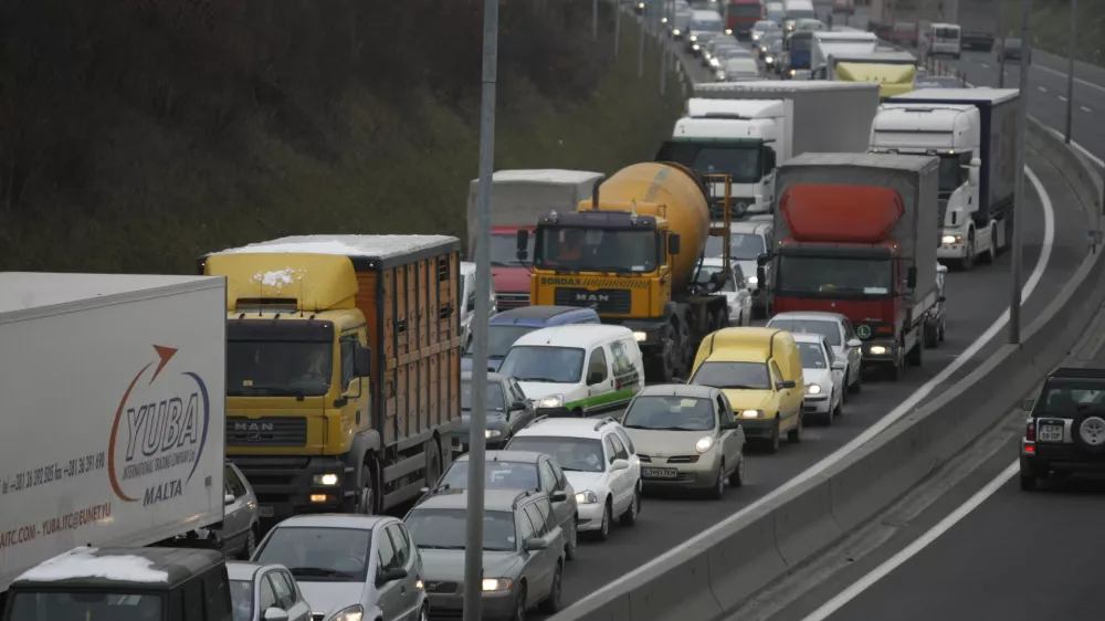 Odvečna črka na vinjeti: od 600 evrov globe do ustavitve postopka