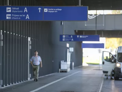 31.10.2024 - Letališče Jožeta Pučnika Ljubljana - Fraport Slovenija Upravljavec ljubljanskega letališča.FOTO: LUKA CJUHA