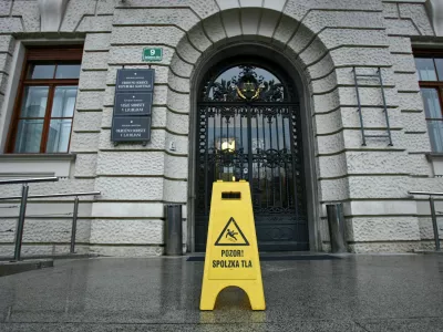 Spolni napad: Hrvatu za zlorabo na Hrvaškem sodili v Sloveniji