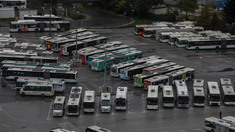 - 27.09.2022 – Panorama Ljubljana - LPP - Ljubljanski potniški promet - mestni avtobusi  //FOTO: Luka Cjuha