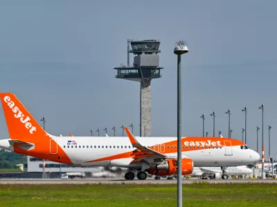 FILED - 08 May 2024, Brandenburg, Schönefeld: An Easyjet aircraft taxis at Berlin Brandenburg Airport BER. Photo: Patrick Pleul/dpa