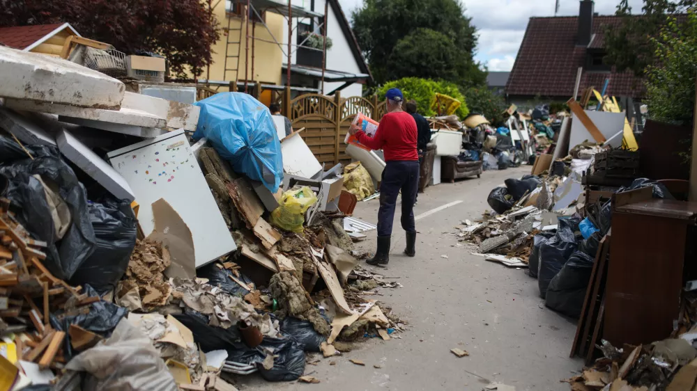 - 10.08.2023 – Sneberje - Snebersko nabrežje -Najhujša naravna ujma v zgodovini Slovenije - prizadeti dve tretjini države - ujma - poplave – zemeljski plazovi – neurja - //FOTO: Bojan Velikonja