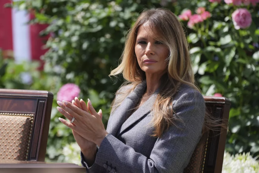 Melania Trump se je v pismu Putinu zavzela za ukrajinske otroke./ Foto: AP