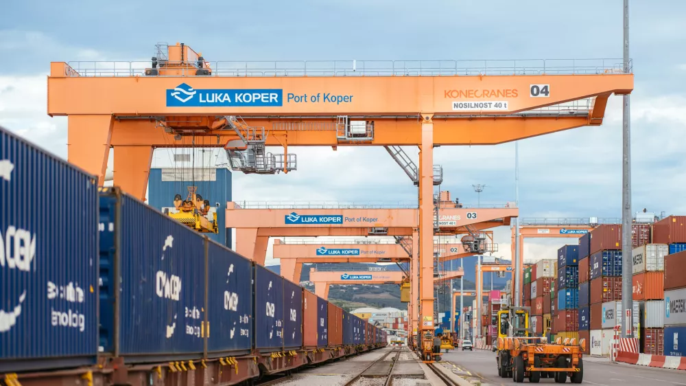 Luka Koper, pristanišče, žerjav 