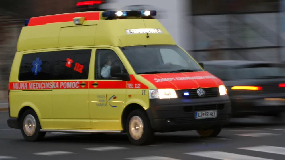 reševalno vozilo, urgentno vozilo, rešilec, KC,  FOTO: Matej PovšeOPOMBA: ZA OBJAVO V ČASOPISU DNEVNIK