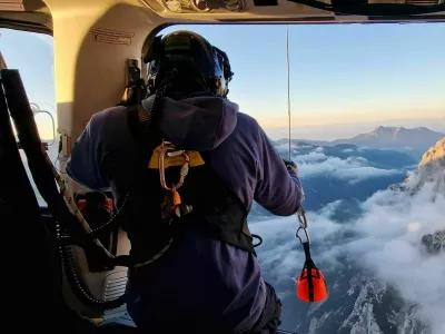 Reševanje v Severni Triglavski steni. 