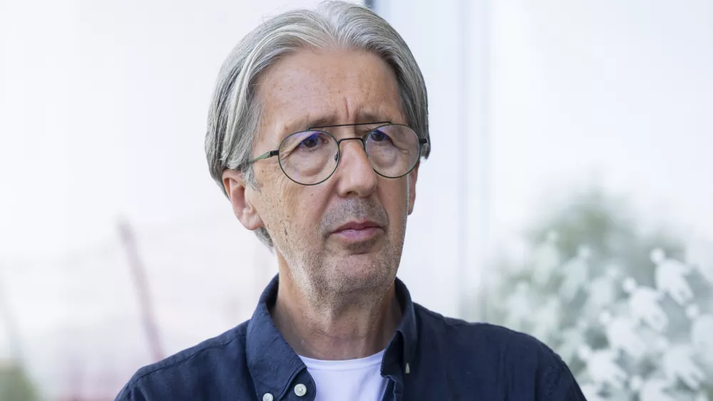 Ljubno, Rastke.Drzavni sekretar za koordinacijo ukrepov in aktivnosti za obnovo po poplavah Bostjan Sefic si je ogledal naselje Rastke v obcini Ljubno.Drzavni sekretar za koordinacijo ukrepov in aktivnosti za obnovo po poplavah Bostjan Sefic.