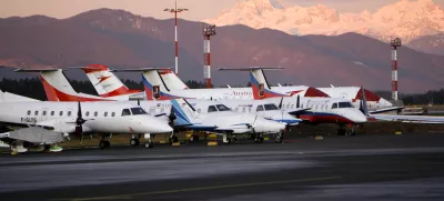 Aerodrom Ljubljana - Letališče Jožeta Pučnika Brnik - ilustrativna fotografija - letalo//FOTO: Tomaž Skale 