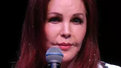 Bivša žena Elvisa Presleya Priscila Presley se je zapletla v množico finančnih škandalov. 