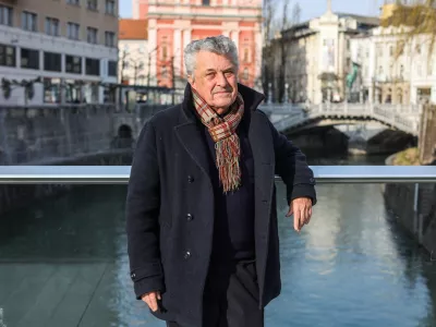 - 22.02.2023 - prof. Janez Koželj, arhitekt – nekdanji ljubljanski podžupan za področje urbanizma (2006 - 2022), profesor za arhitekturo mesta in urbanistično planiranje na Fakulteti za arhitekturo in Biotehniki fakulteti v Ljubljani, častni član Zbornice za arhitekturo in prostor (ZAPS), dobitnik nagrade Big SEE arhitekturni vizionar 2019, ki jo je prejel na Festivalu BIG. predsednik Društva Zelenih nadzornikov, //FOTO: Bojan Velikonja / Foto: Bojan Velikonja