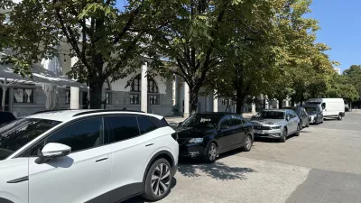 Komu je z avtom dovoljeno na tržnico in kdaj?