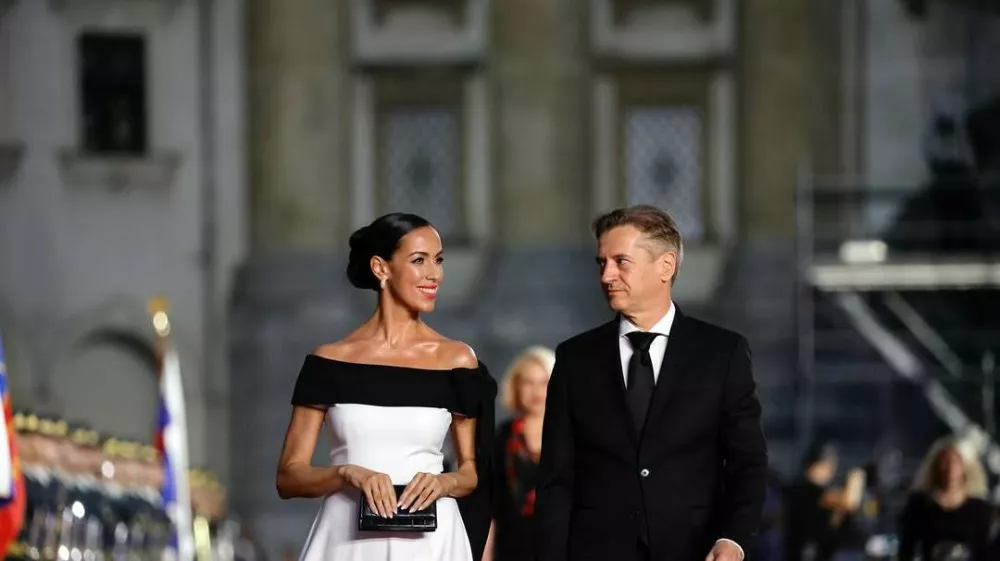 Septembra se bosta poročila Tina Gaber in Robert Golob, poročil ju bo menda sam Zoran Janković.